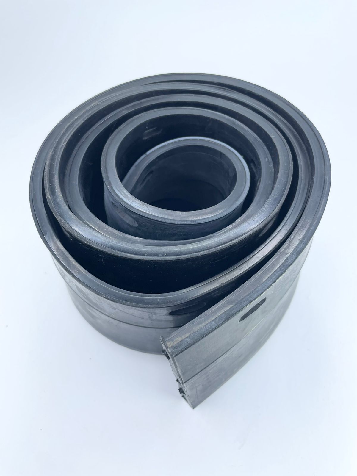 Z4405 - VEDACAO CAIXA DA PENEIRA ESQUERDA JOHN DEERE: H226761